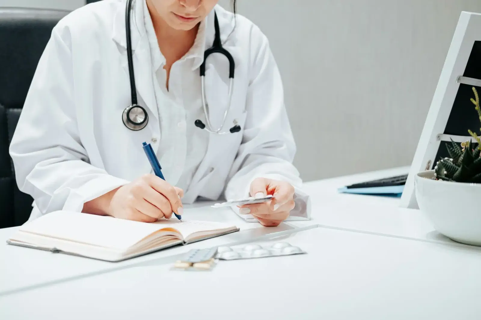 Arts met medicijnen